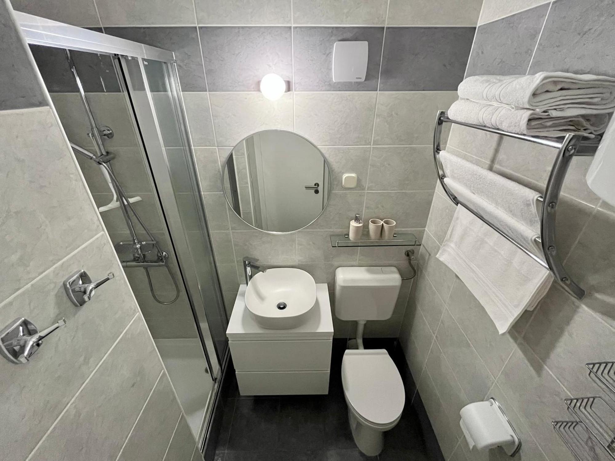 Apartment Ena - Lavica Podstrana Eksteriør bilde